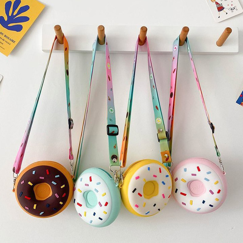 Cute Donut Girl Crossbody Bags - Food Snacks Packaging recensione e prezzo
