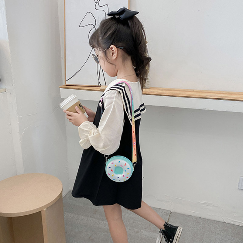 Cute Donut Girl Crossbody Bags - Food Snacks Packaging recensione e prezzo